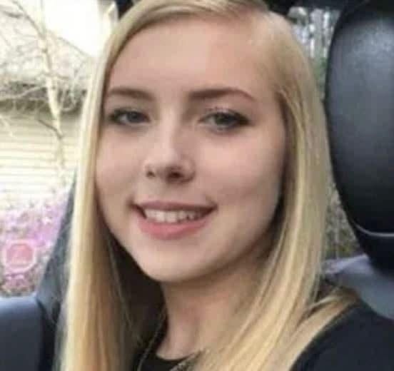 Girl, 16, Found In Starbucks Bathroom, Then Customers See What’s Beside Her Body