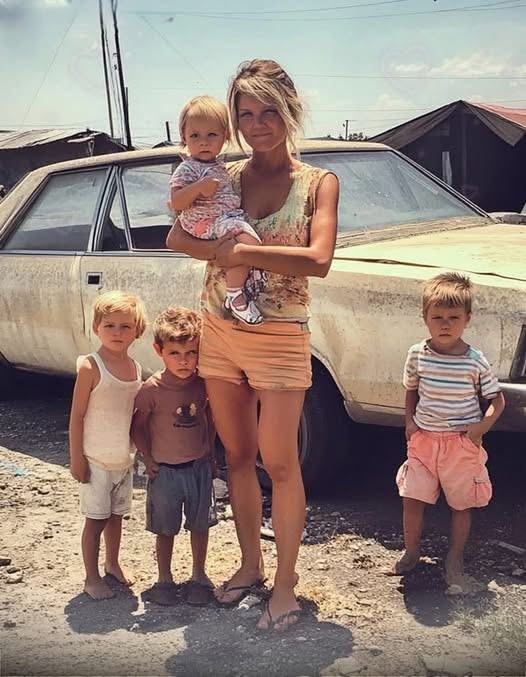 Mother of Four Lets Rain-Soaked Old Man into Her Home, Sells the House for $1 the Next Day